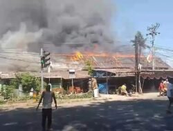 Kebakaran Melanda Asrama TNI Mattoanging di Makassar