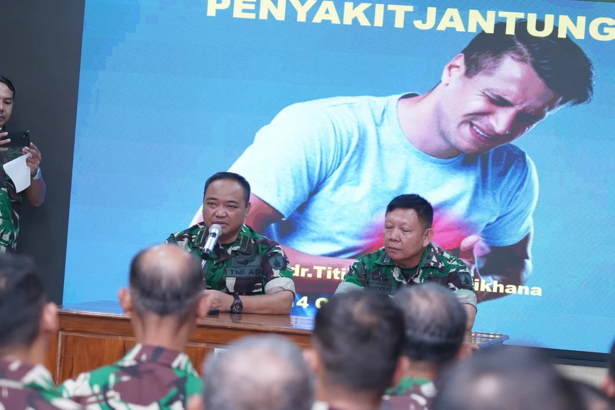 Tingkatkan Kesadaran Pola Hidup Sehat, Anggota Kodim 0808/Blitar Ikuti Penyuluhan Kesehatan Jantung