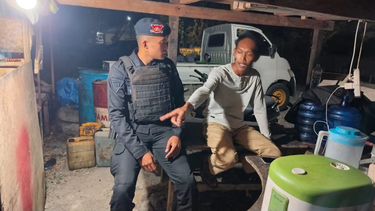Jaga Kamtibmas Tetap Kondusif, Brimob Kaltim Patroli Dialogis Sasar Kawasan Karang Joang