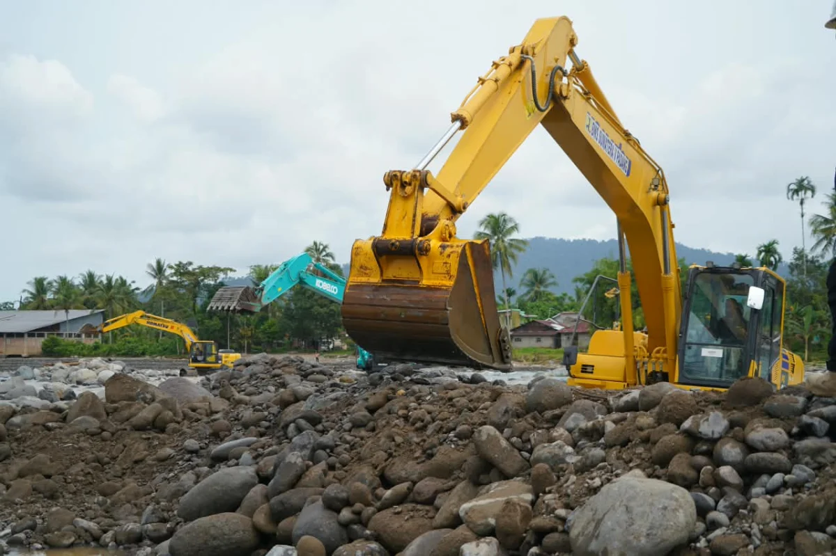 Percepat Penanganan Banjir Padang, Tanggul Darurat Rampung hingga Normalisasi Sungai Dikebut