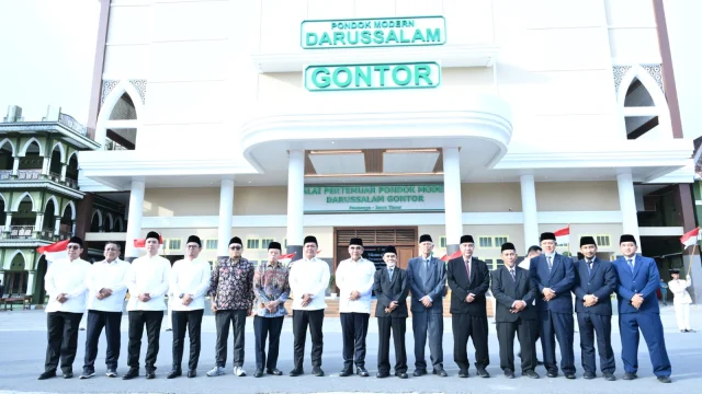 Presiden Prabowo Salurkan Bantuan untuk Pondok Gontor Ponorogo Dukung Santri Berilmu