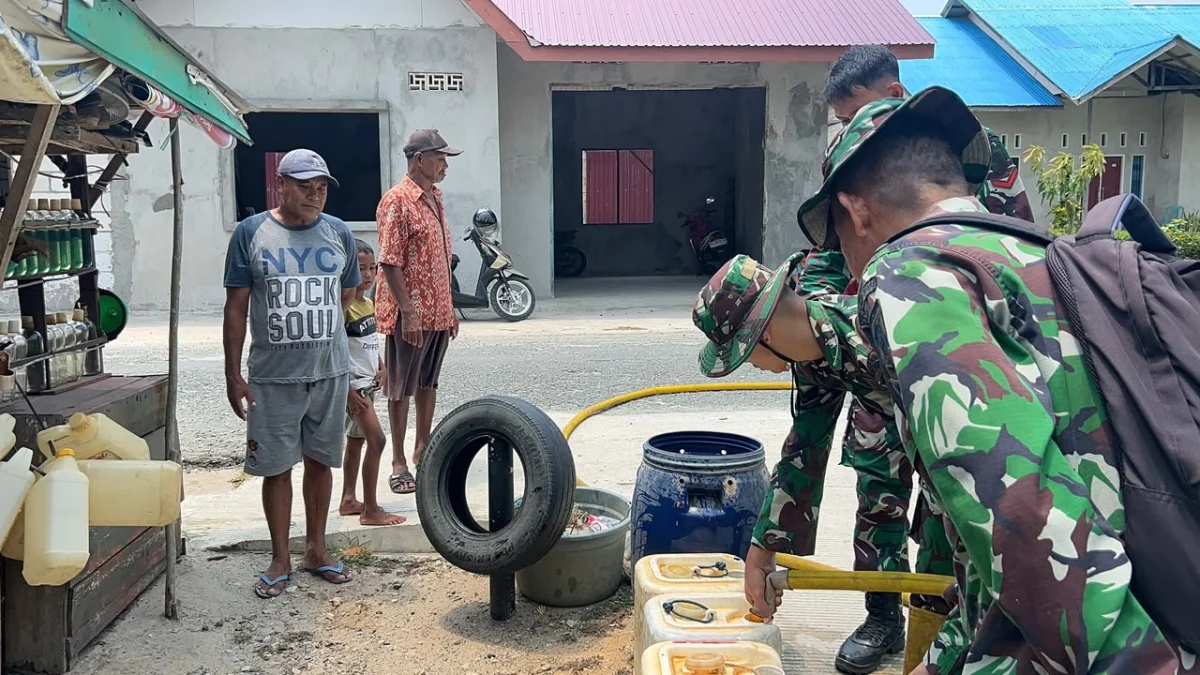 Dampak Kemarau Panjang, Kodim 0913/PPU Salurkan Air Bersih di Wilayah Pesisir
