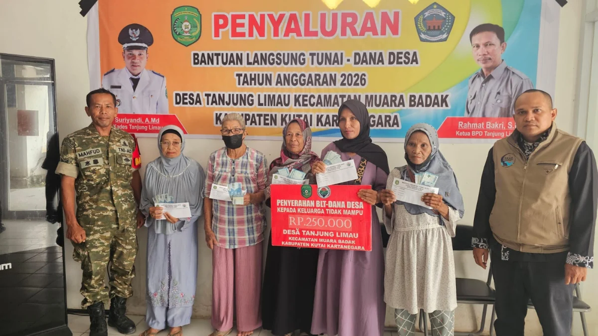 BLT Dana Desa Disalurkan, Babinsa Desa Tanjung Limau Pastikan Tepat Sasaran