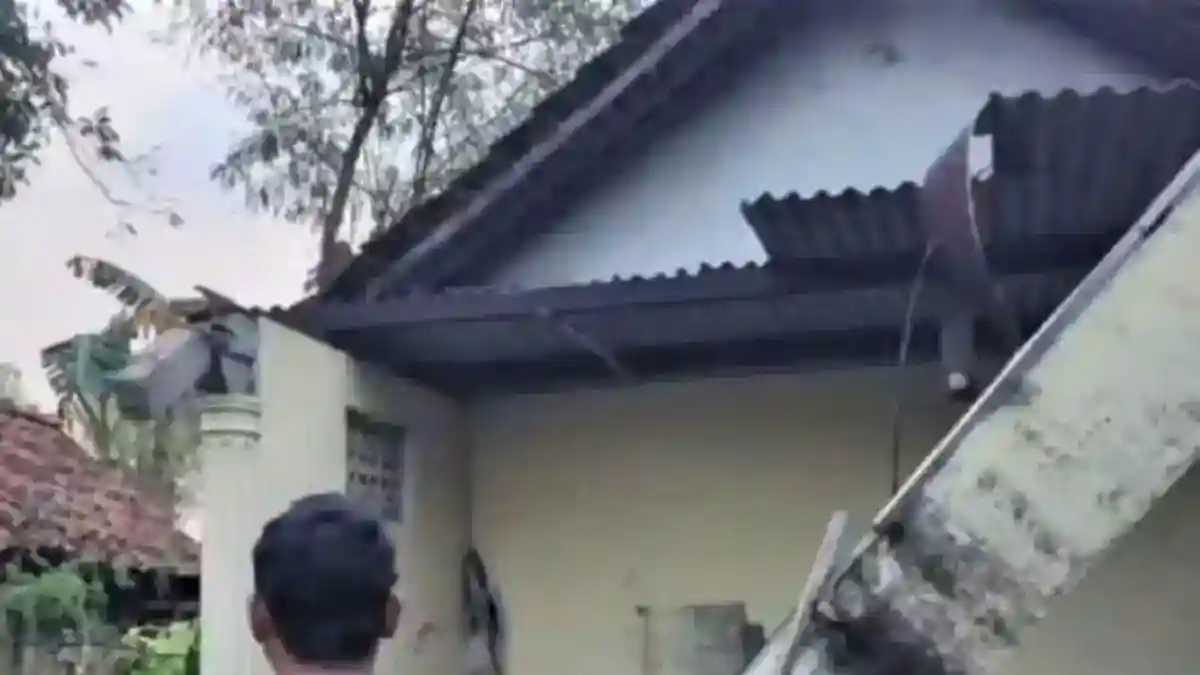 Puting Beliung di Kartoharjo Rusak Rumah dan Fasilitas Umum