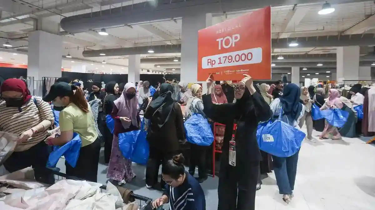 Berburu Produk Diskon dalam Satu Jam di Blok M Square