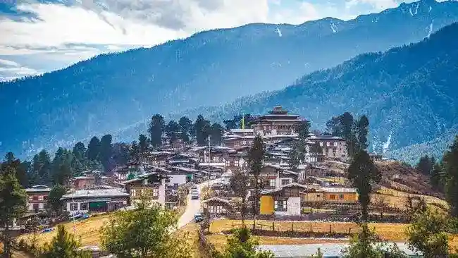 Banjir Bandang di Gasa Tshachu Putus Akses Desa Laya, Bhutan