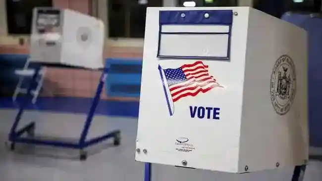 Pemilu Paruh Waktu AS Jadi Ujian bagi Trump, Demokrat Unggul dalam Survei