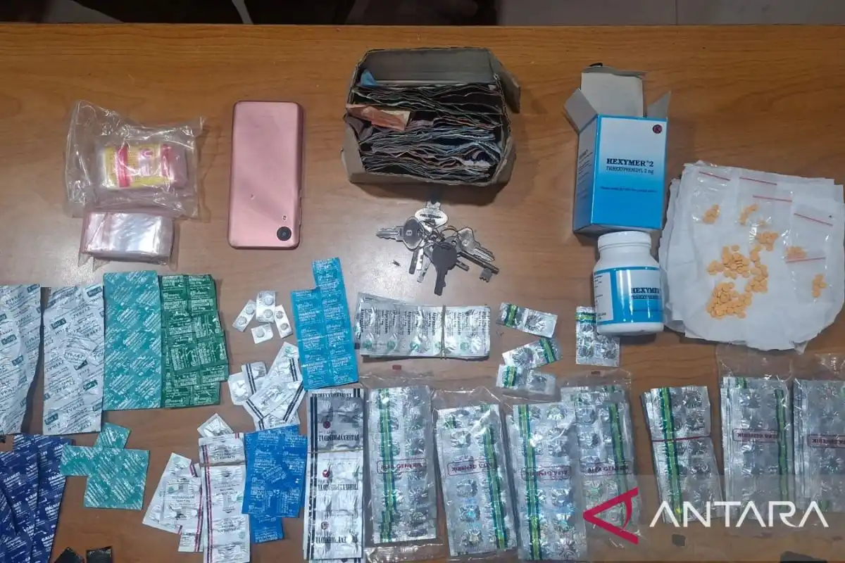 Polisi Menelusuri Peran Y dalam Distribusi Obat Keras ke Toko Kosmetik di Penjaringan