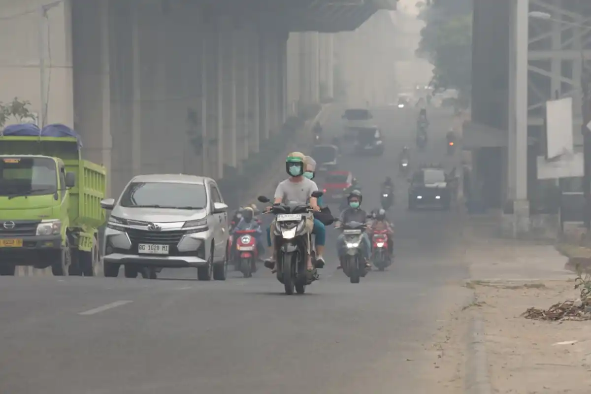 Asap Karhutla Ganggu Aktivitas Warga dan Penerbangan di Palembang