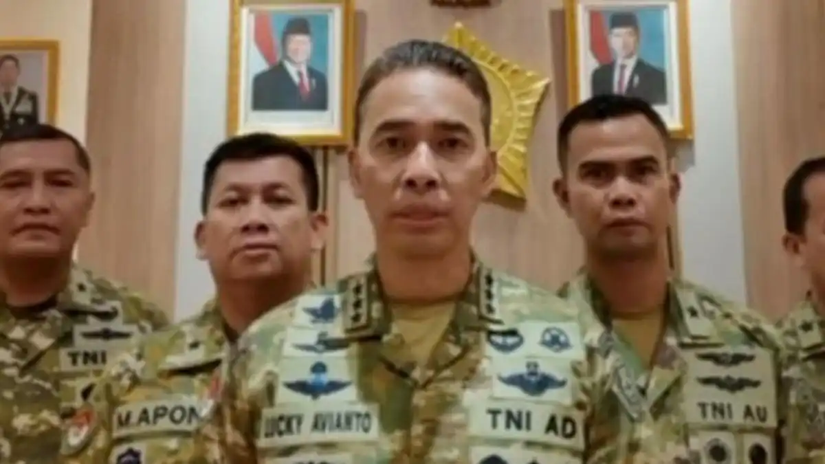 Ketiganya disebut melakukan perlawanan dengan melepaskan tembakan ke arah pasukan TNI sehingga terjadi kontak senjata
