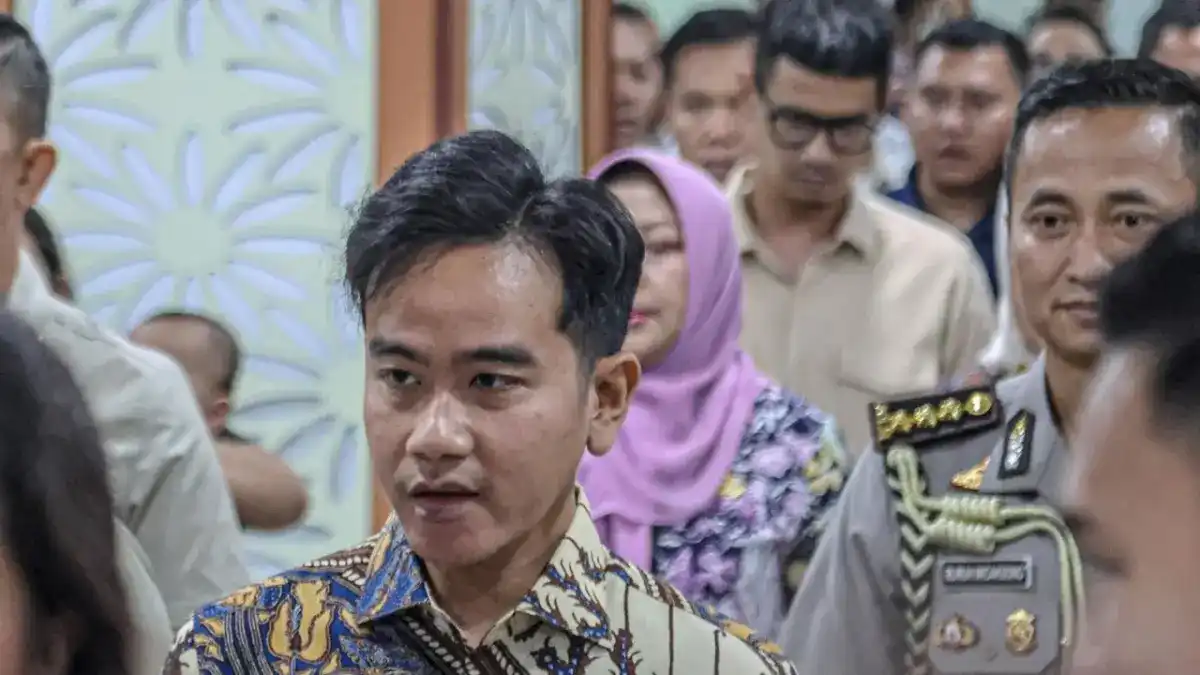 Rocky Gerung Sarankan Gibran Mundur Saat Diwawancarai Akbar Faisal