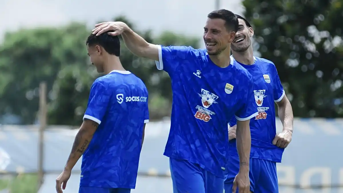 Persib Bandung vs Dewa United, Thom Haye: Fokus Permainan Sendiri