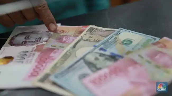 Rupiah Melemah Saat Mayoritas Mata Uang Asia Menguat pada Awal Pekan