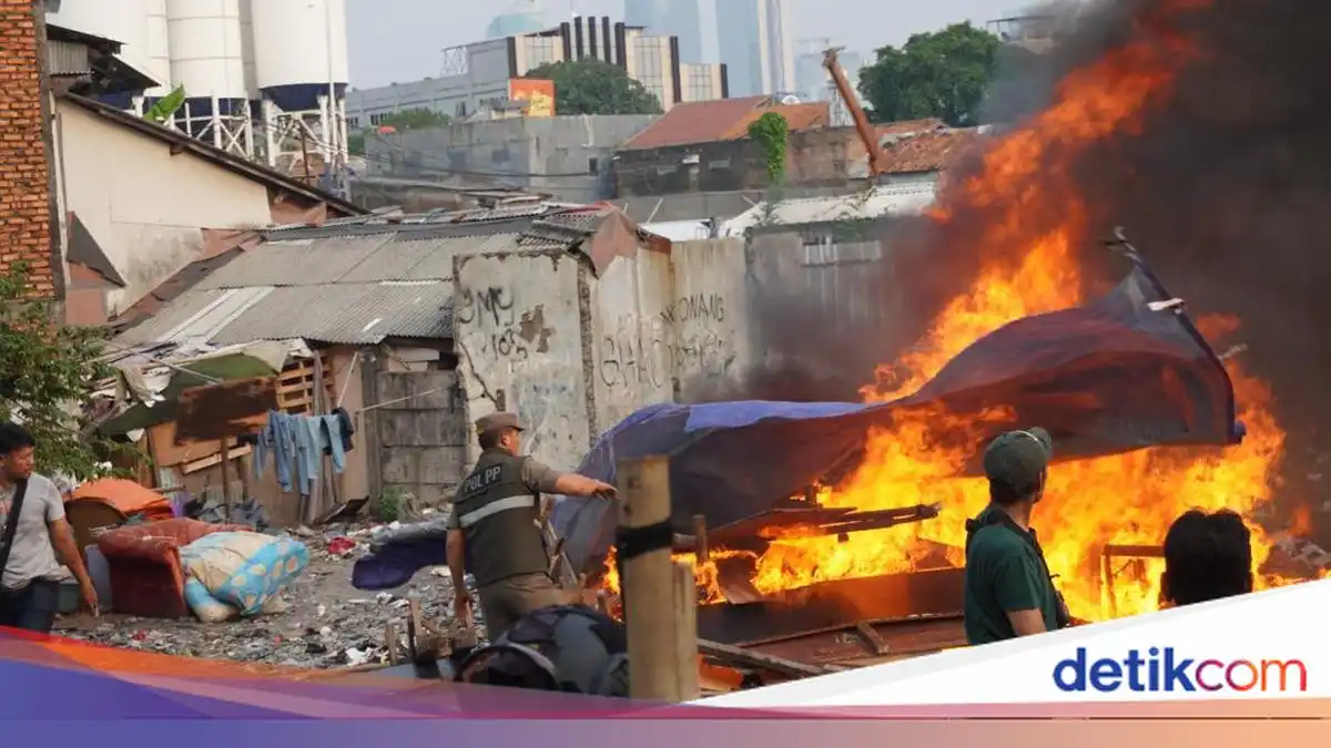 Operasi Gabungan Kembali Sasar Kampung Boncos, Lapak Narkoba Dimusnahkan
