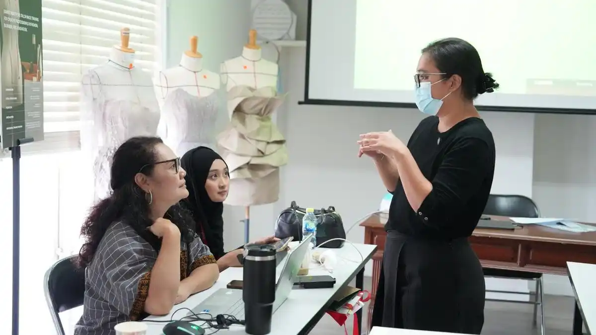 PSL Perkuat Kapasitas UMK Fashion lewat Pelatihan Desain dan Identitas Merek