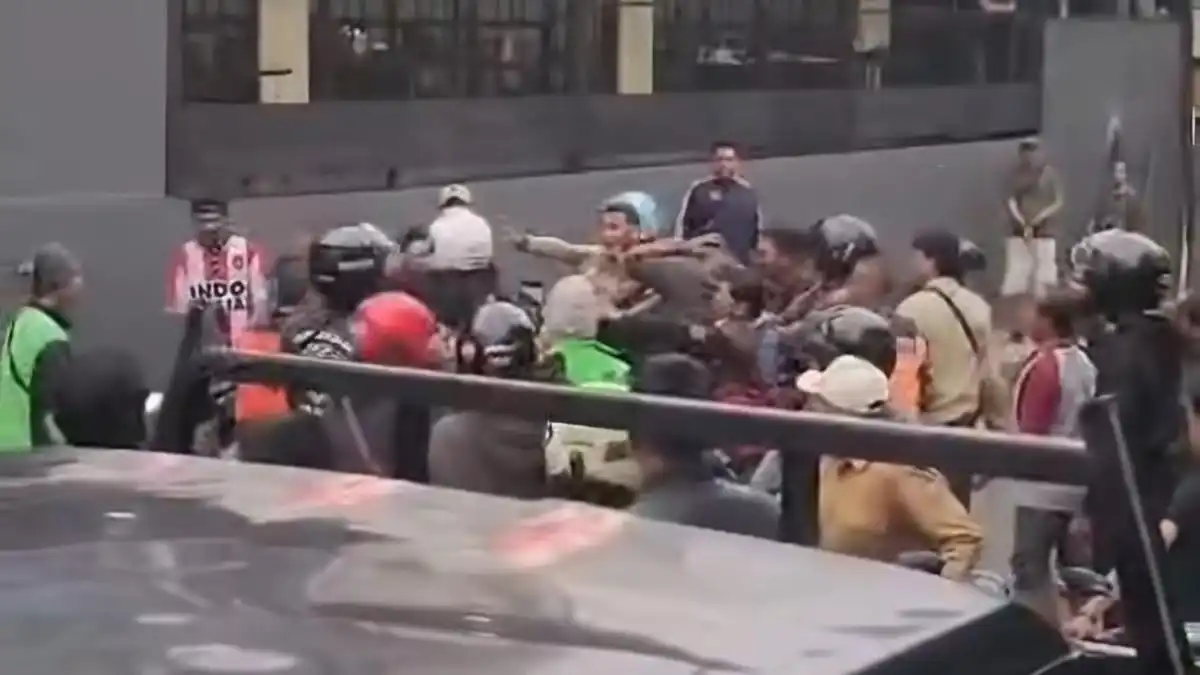 Pengejaran Mobil Menunggak Cicilan Berujung Keributan di Bogor