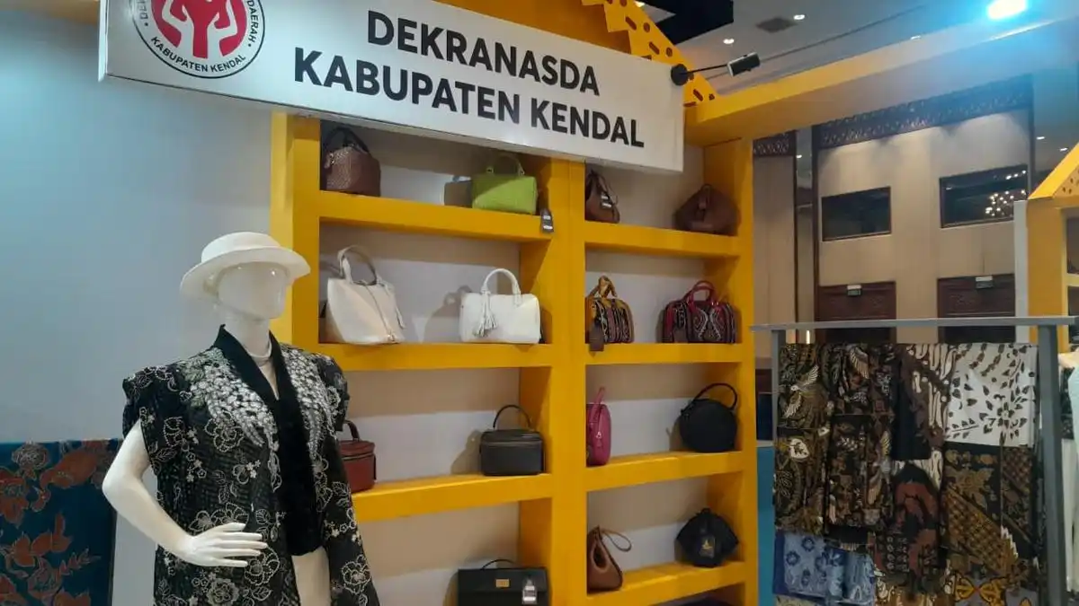 Dari Penggembala ke Perajin: Kisah UMKM Kendal Menghadirkan Tas Kulit Eksklusif