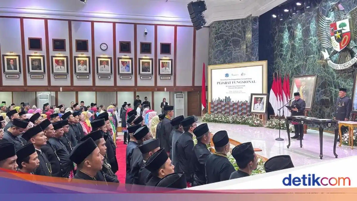 Pramono Anung Lantik 368 Pejabat Fungsional, Mayoritas Berprofesi Guru