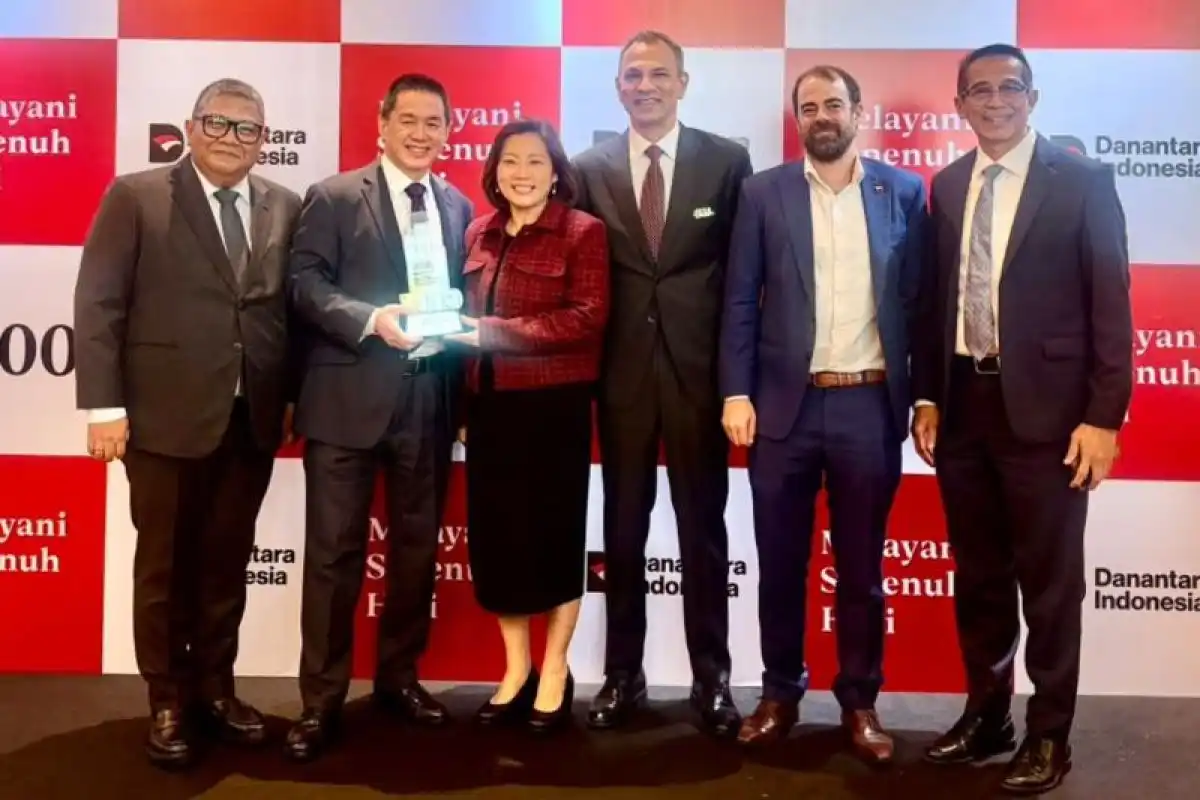 Penghargaan CX100 Soroti Layanan Kimia Farma Apotek dan Peran Apoteker Siaga