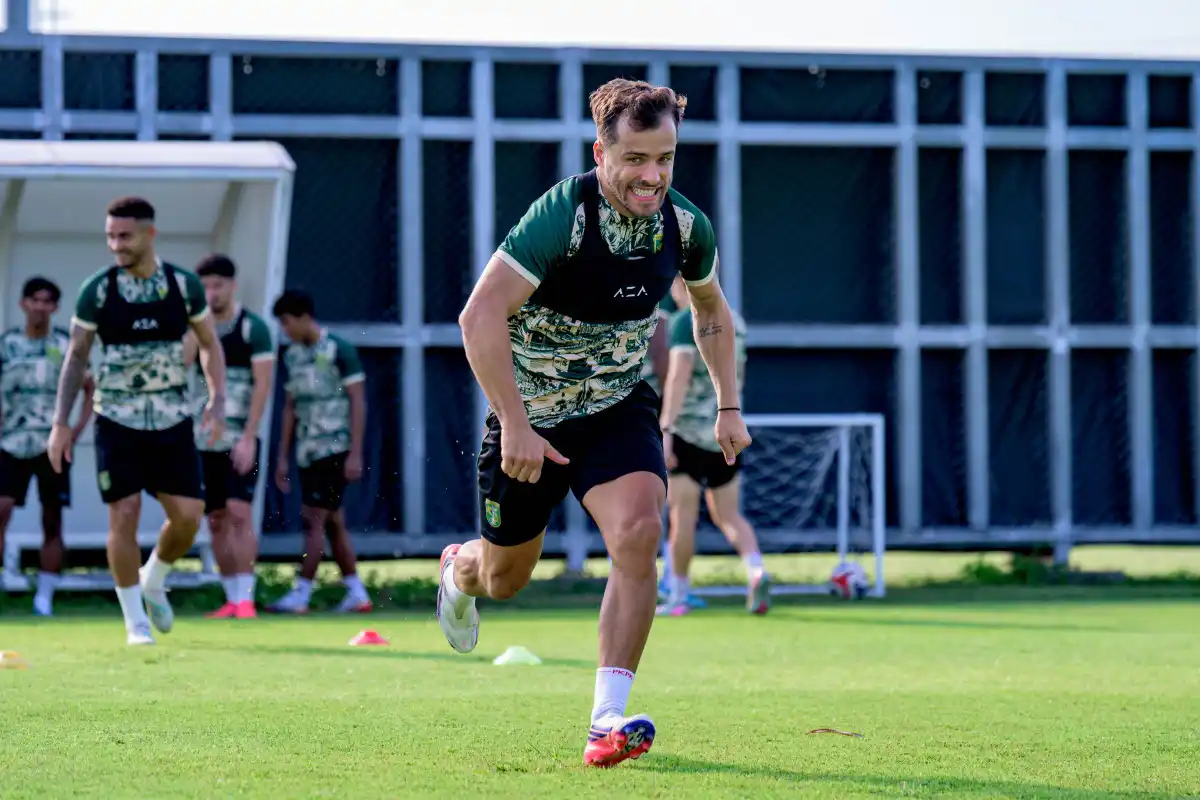 Persebaya Siap Hadapi PSS, Pereira Tak Terpengaruh Ancaman Hat-trick Tanaka