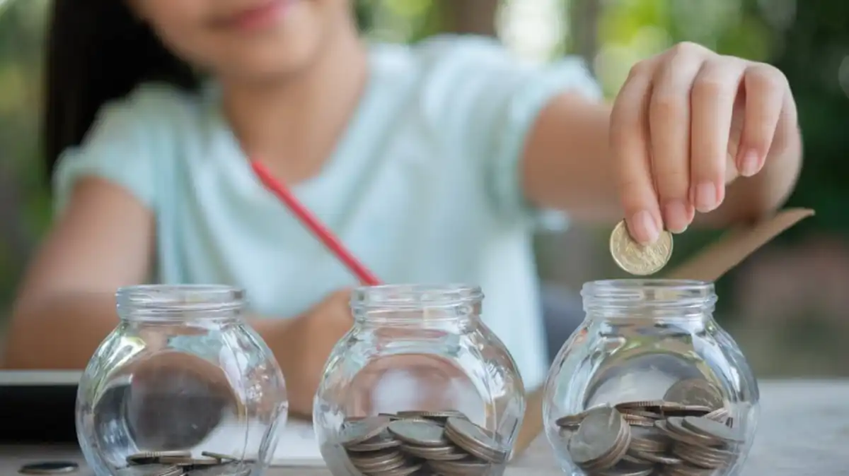 Mengenalkan Literasi Keuangan kepada Anak Lewat Kebiasaan Sehari-hari
