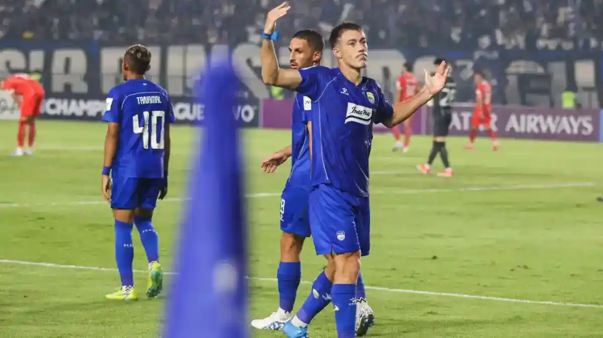 Persib Menjamu Persik: Keunggulan Rekor Berhadapan dengan Tantangan Jadwal