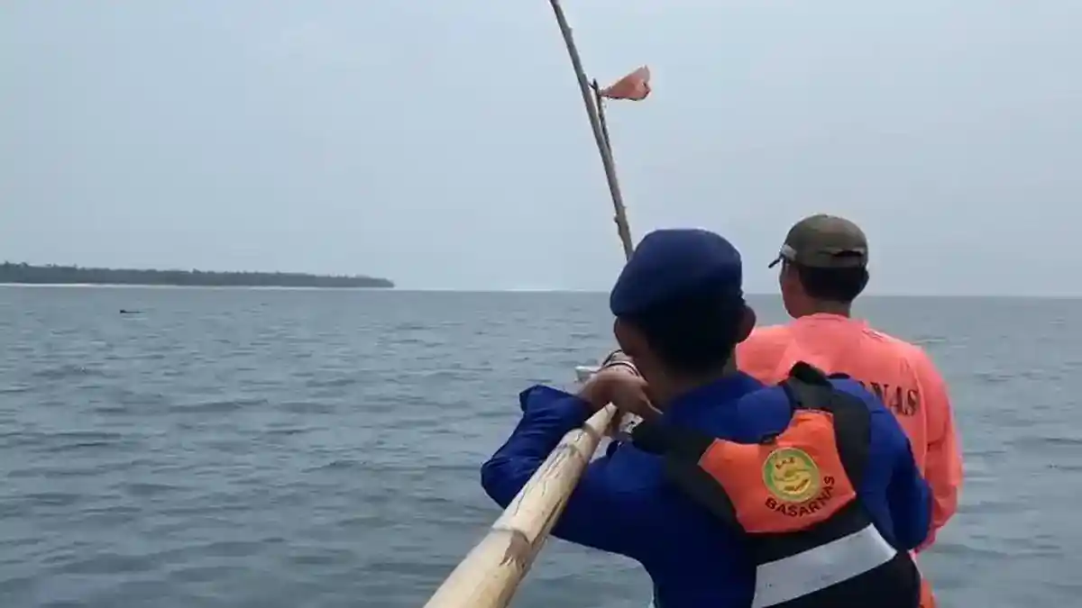 Pencarian Nelayan yang Hilang di Pesisir Barat Lampung Berlanjut