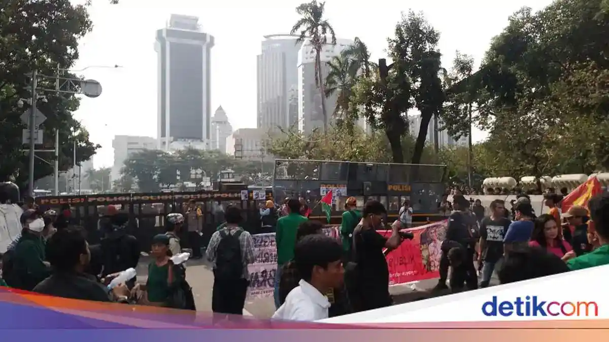 Aksi Mahasiswa dan Aliansi Masyarakat Digelar di Monas serta Tugu Tani
