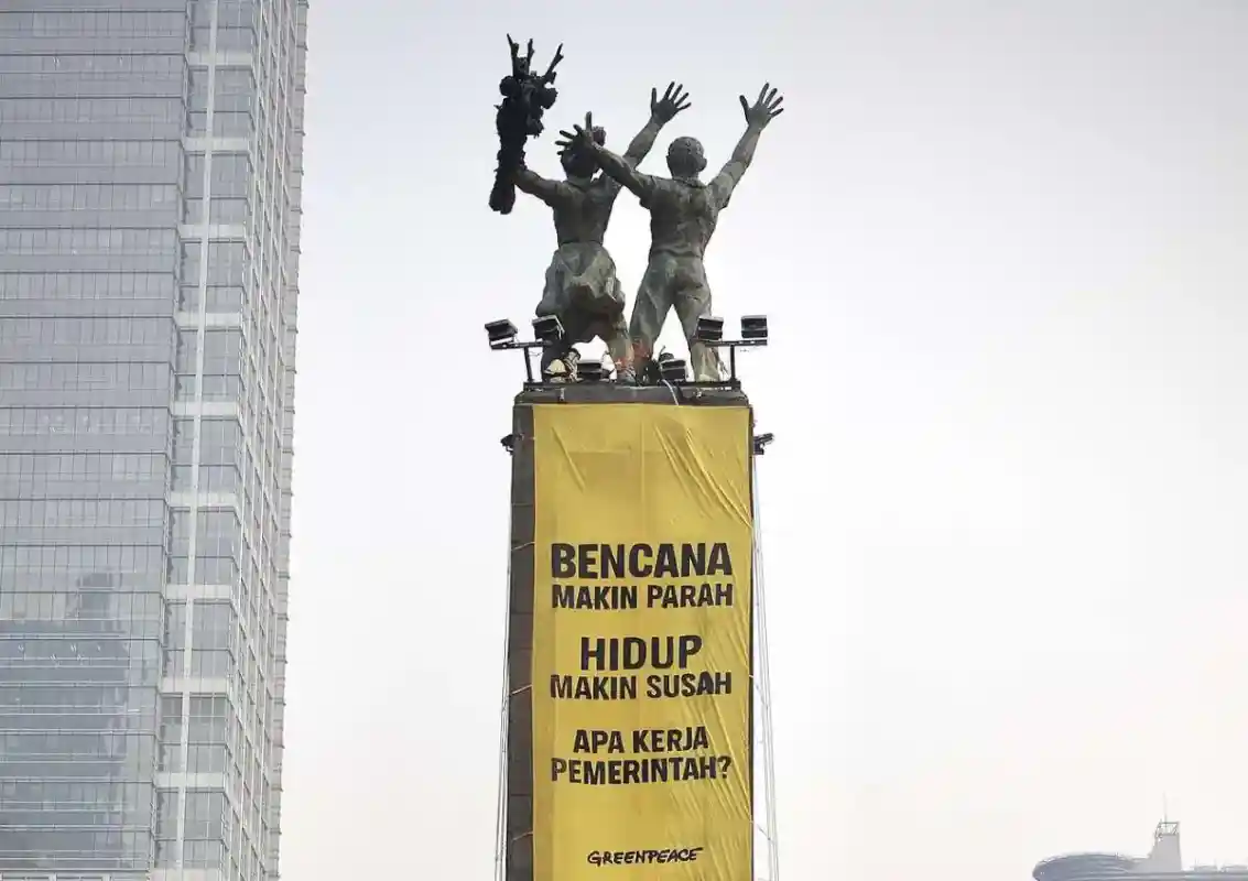 Aksi Greenpeace di Bundaran HI Soroti Dampak Persoalan Lingkungan