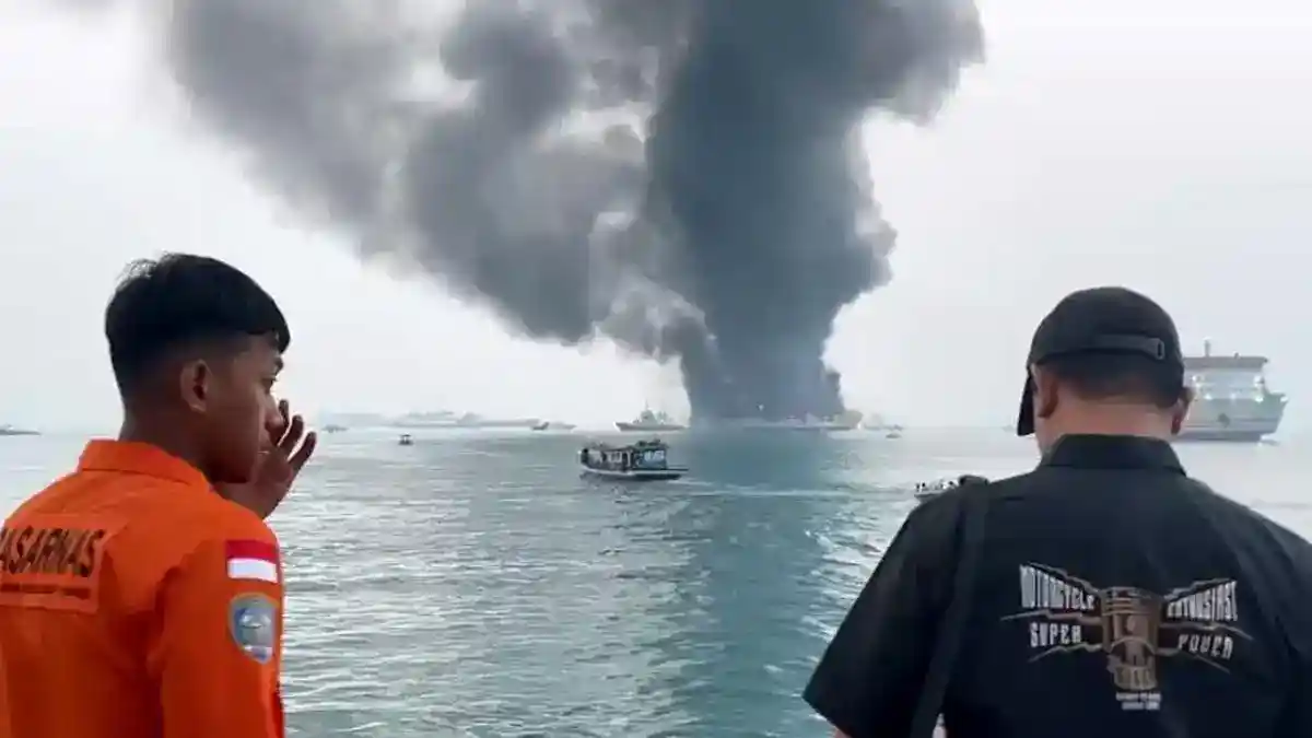 Kebakaran KMP Batumandi di Selat Sunda: Evakuasi, Penanganan, dan Fakta yang Diketahui