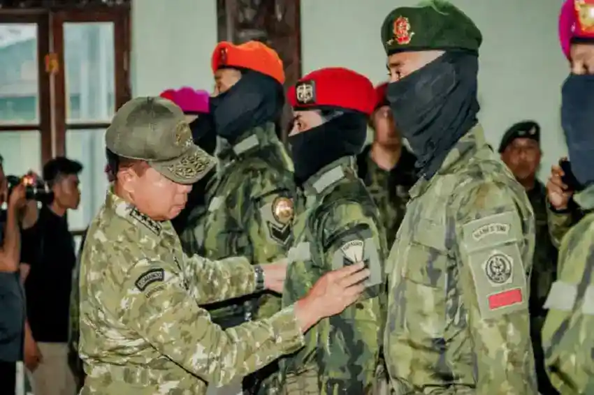 Panglima TNI Anugerahkan Kenaikan Pangkat Luar Biasa kepada 136 Prajurit di Mimika