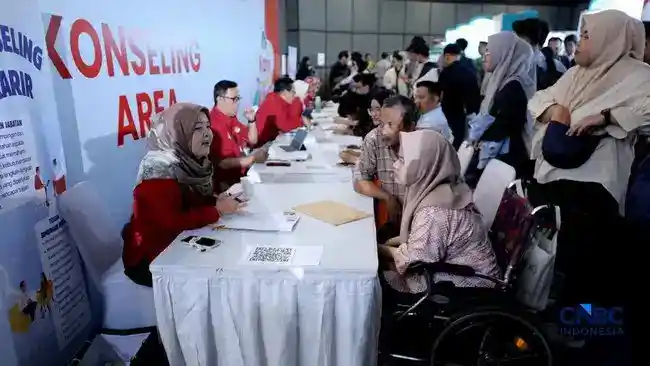 Di Balik Ramainya Bursa Kerja, Pencari Kerja Masih Menanti Kesempatan