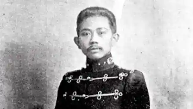 Mas Asmaoen: Dokter Pertama Indonesia yang Menghadapi Diskriminasi Kolonial