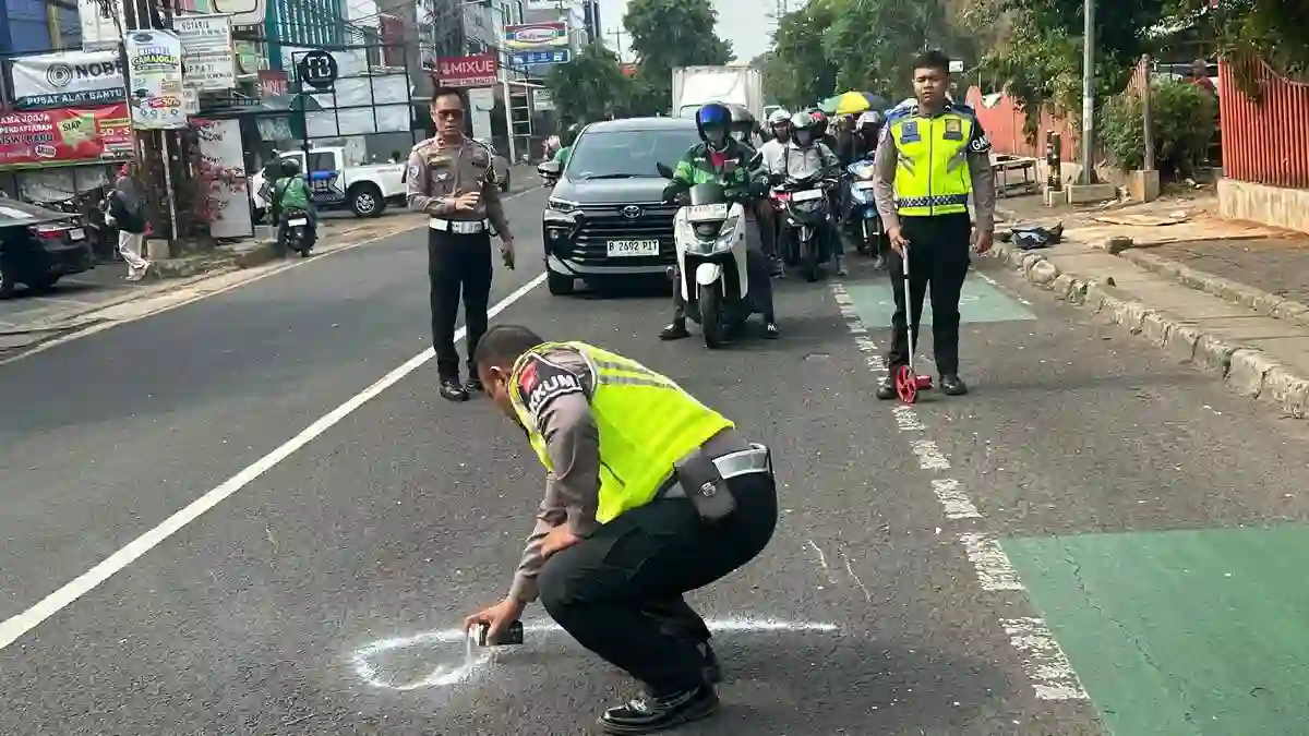 Kecelakaan di Jalan Nusantara Depok Merenggut Nyawa Penumpang Vario