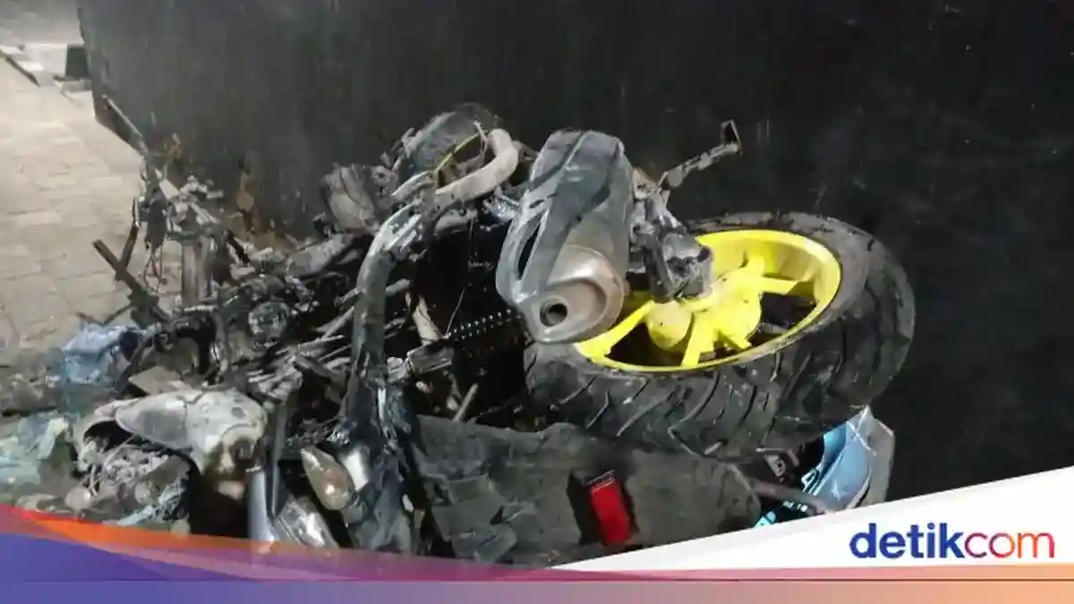 Kericuhan Dini Hari di Jalan Gunung Bawakaraeng Berujung Motor Terbakar