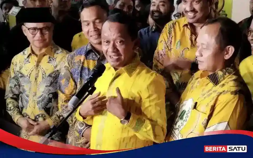 Sarmuji Pimpin Pelantikan Pengurus Golkar Sulsel setelah Bahlil Dampingi Prabowo