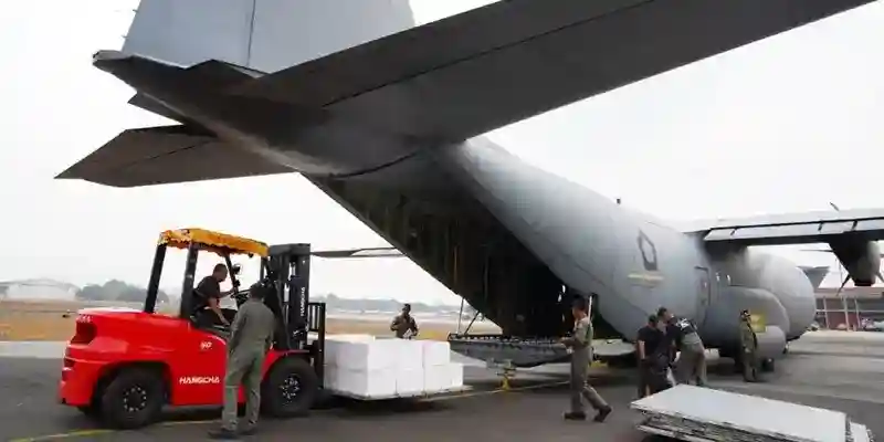 Dukungan Dry Ice untuk Operasi Modifikasi Cuaca di Banjarmasin dan Palembang