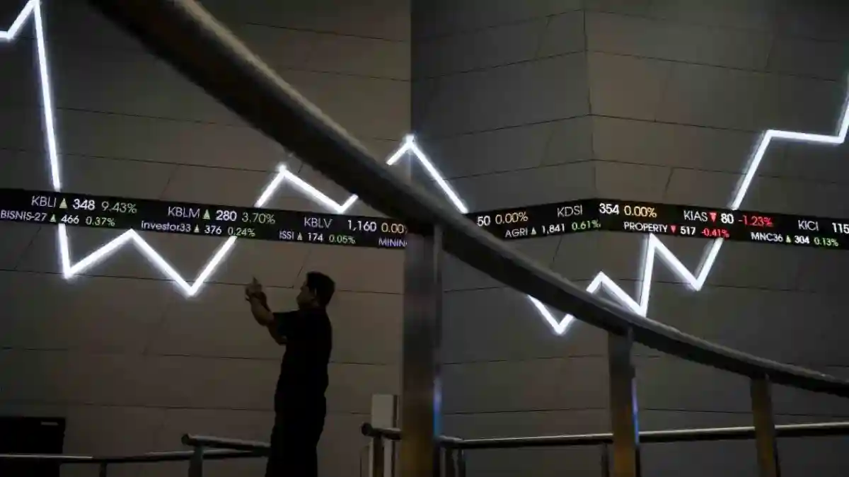 IHSG Dibuka di Zona Hijau saat Investor Menanti Keputusan Bank Sentral Dunia