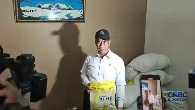 Sidak di Matraman Ungkap Dugaan Beras SPHP Dikemas Ulang untuk Dijual Premium