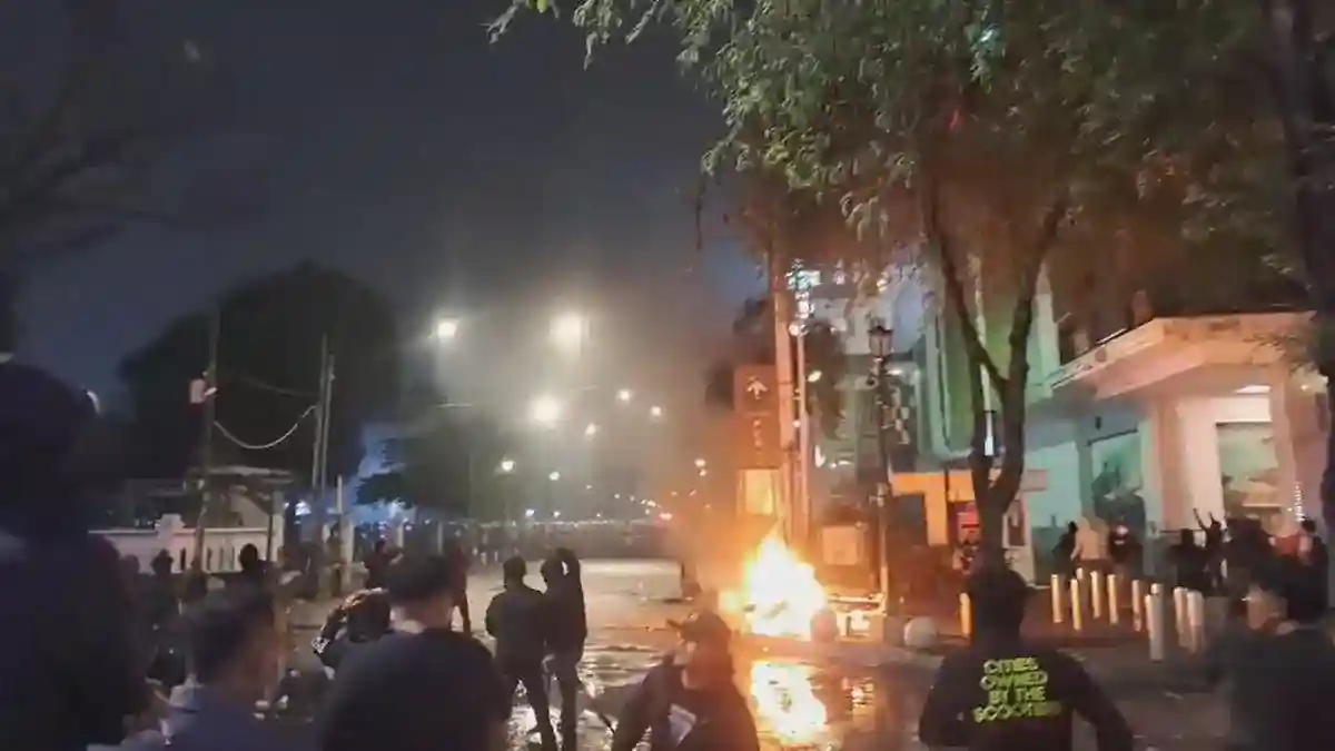 Dari Aksi Damai ke Kericuhan: Peristiwa di Sekitar DPRD DIY pada Hari Sumpah Pemuda